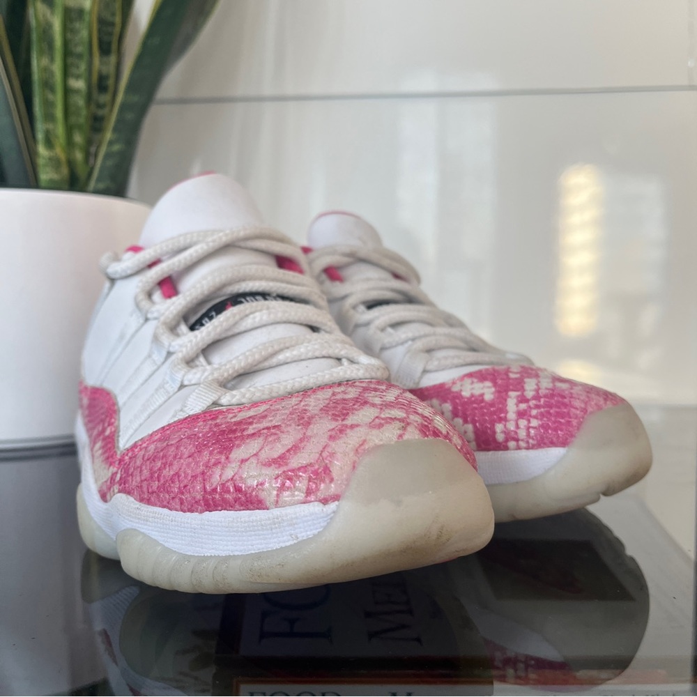 Jordan 11 low pinks snake skin